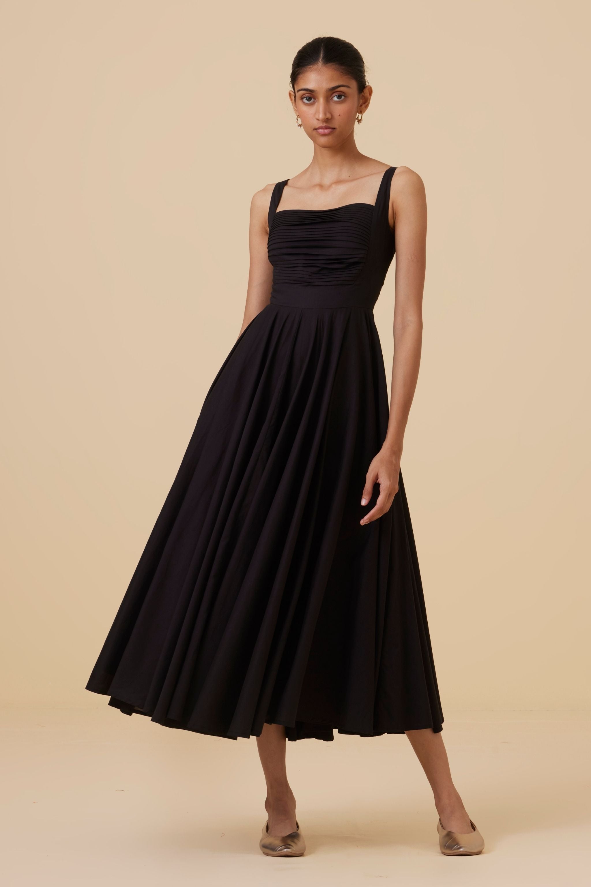 Manoor Dress – The Thin Line